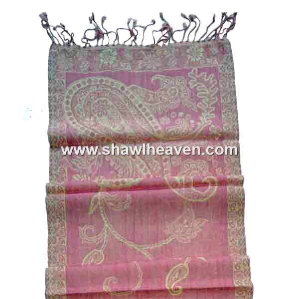 Pink paisley muffler in 100% wool